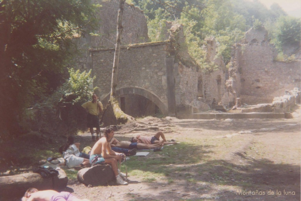 Fábricas de Orbaiceta. Ruinas de las antiguas fábricas